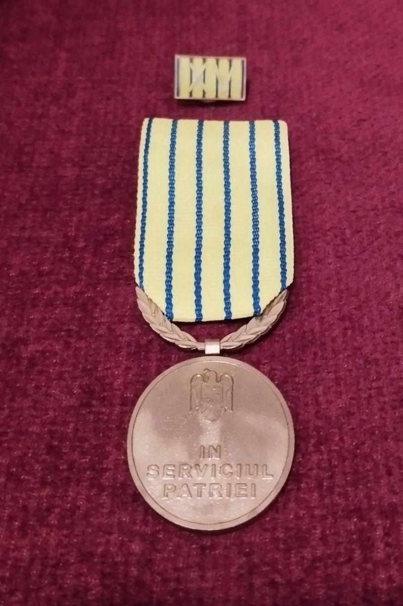 Medalie insigna militara