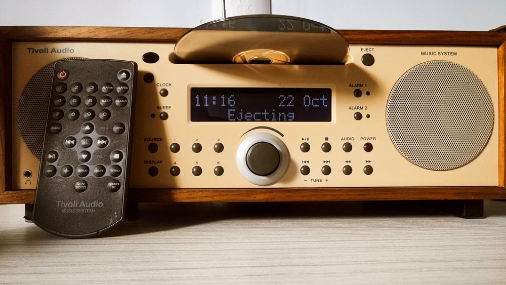 Tivoli Audio music system, radio cd hi-fi