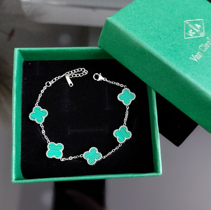 Гривни Van Cleef