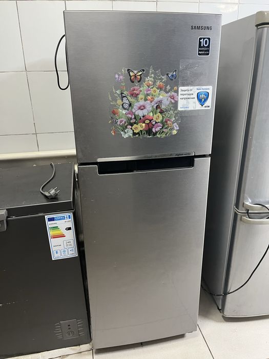 Продам два холодильника