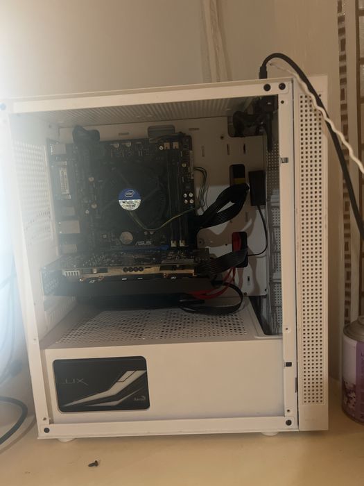 Vand pc in stare foarte buna
