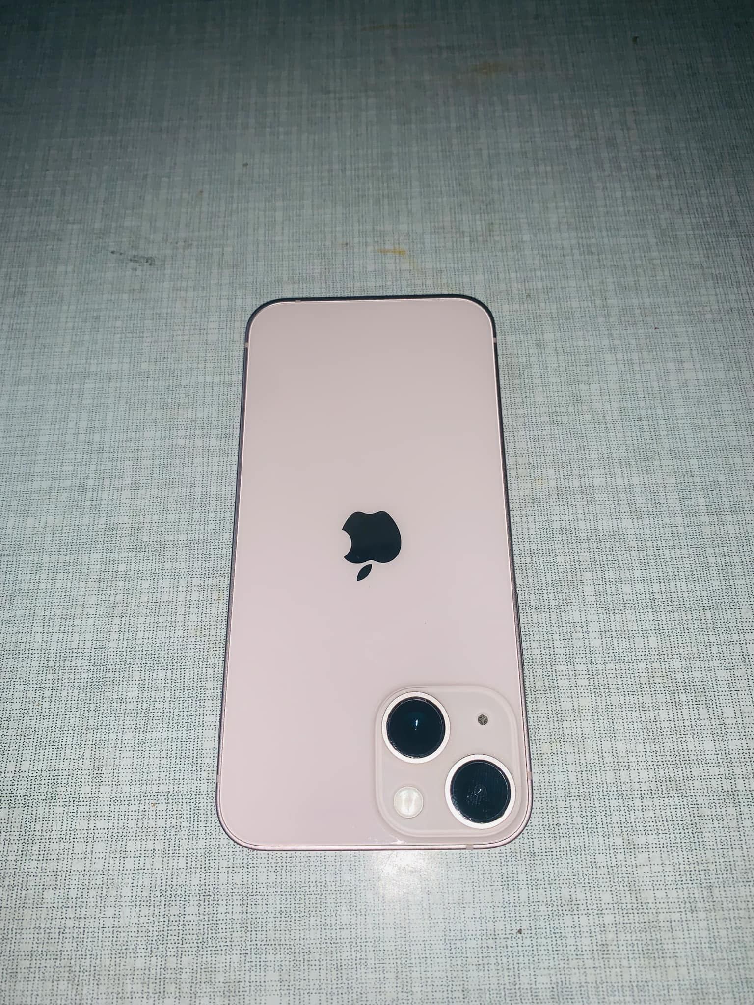 iphone 13 mini nqma zabelejki!