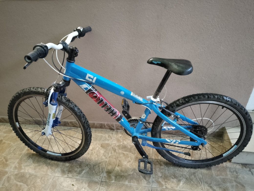 Продавам колело Drag С-24цола , подходящо за дете 135-145см , запазено