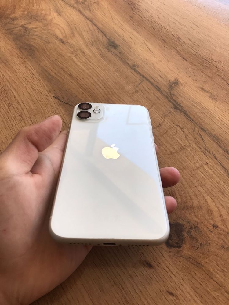 Iphone 11 whitee