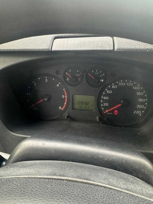 Ford Transit 2.4 – 135.157 km– 5.500 € negociabil