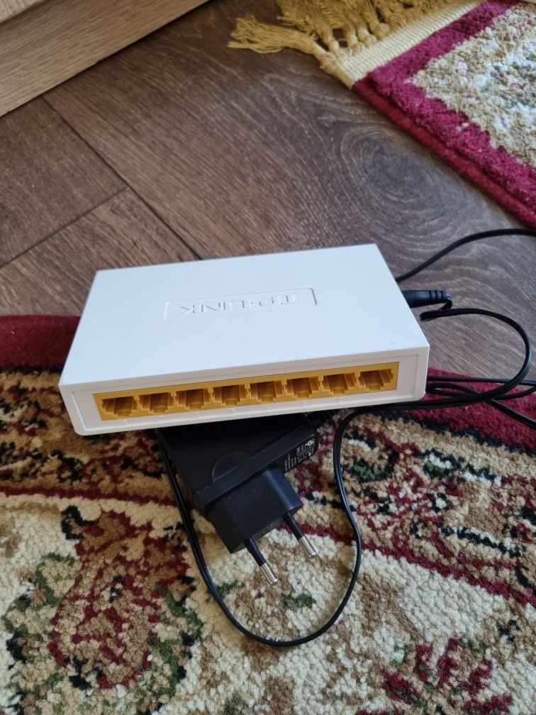 Комутатор Tp-link 8 port