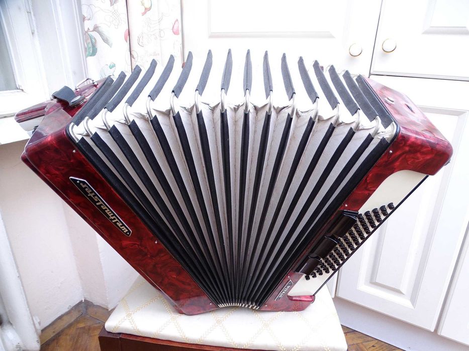Акордеон Велтмайстер Стела 60 баса