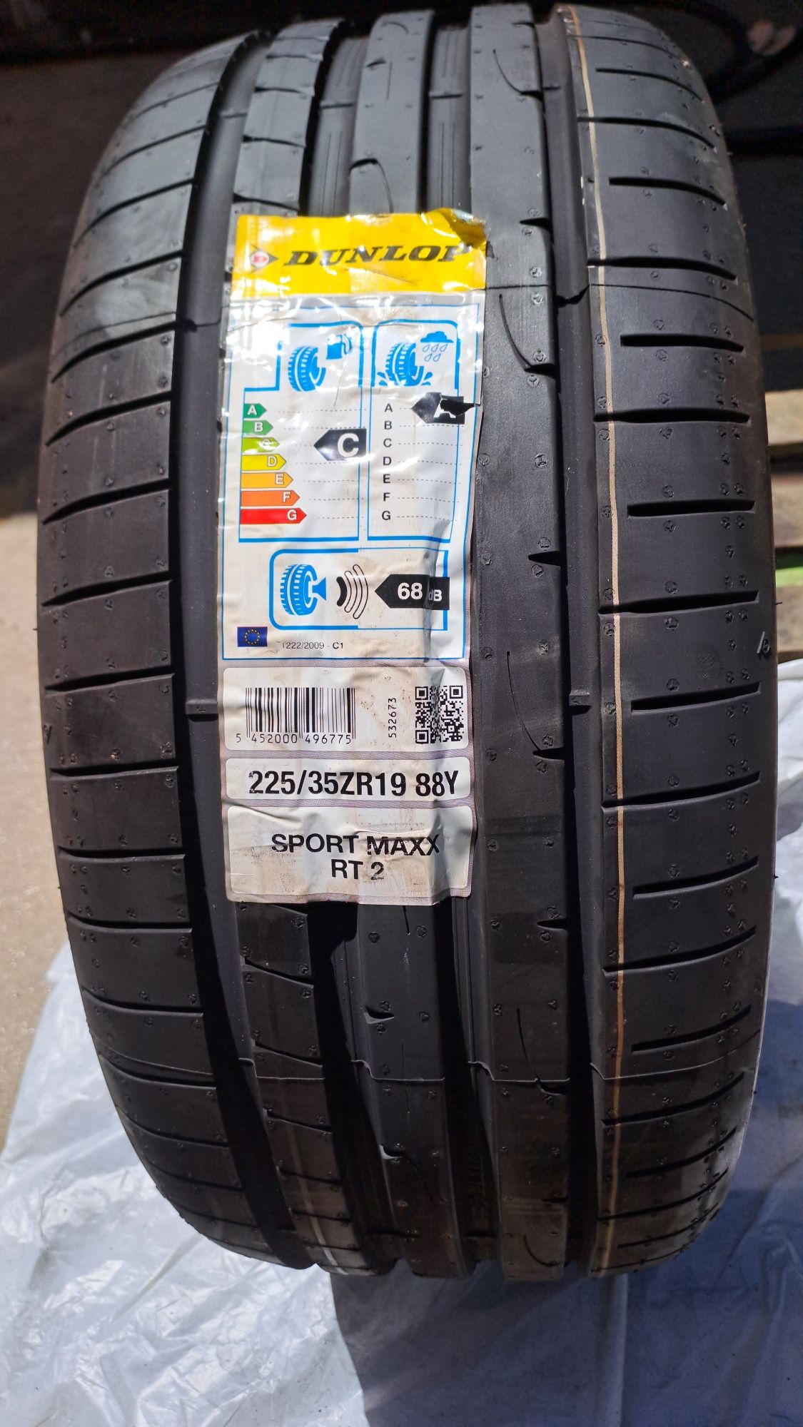 1бр. Нова 225/35/19 Dunlop