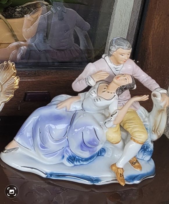 Vând bibelouri, stare bună