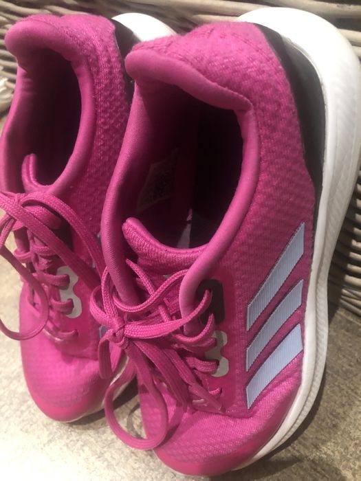 Маратонки Adidas 34 и Asics 34,5
