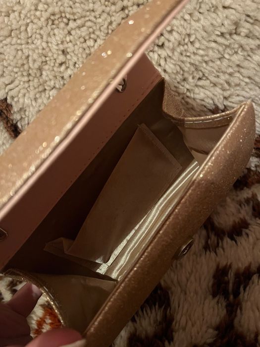 Официална дамска чантичка без дръжка