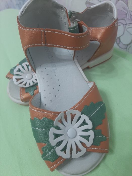 Сандали юничел,новые 24размер