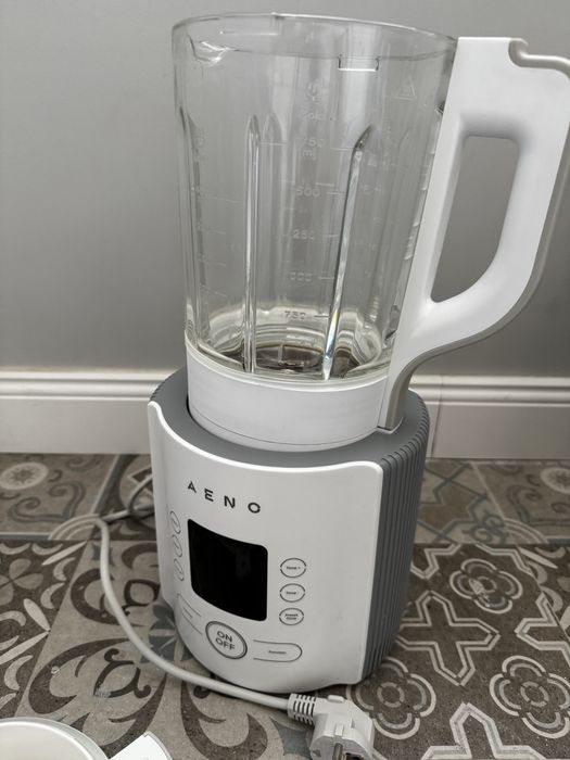Блендер Aeno 9степени 800W, бял