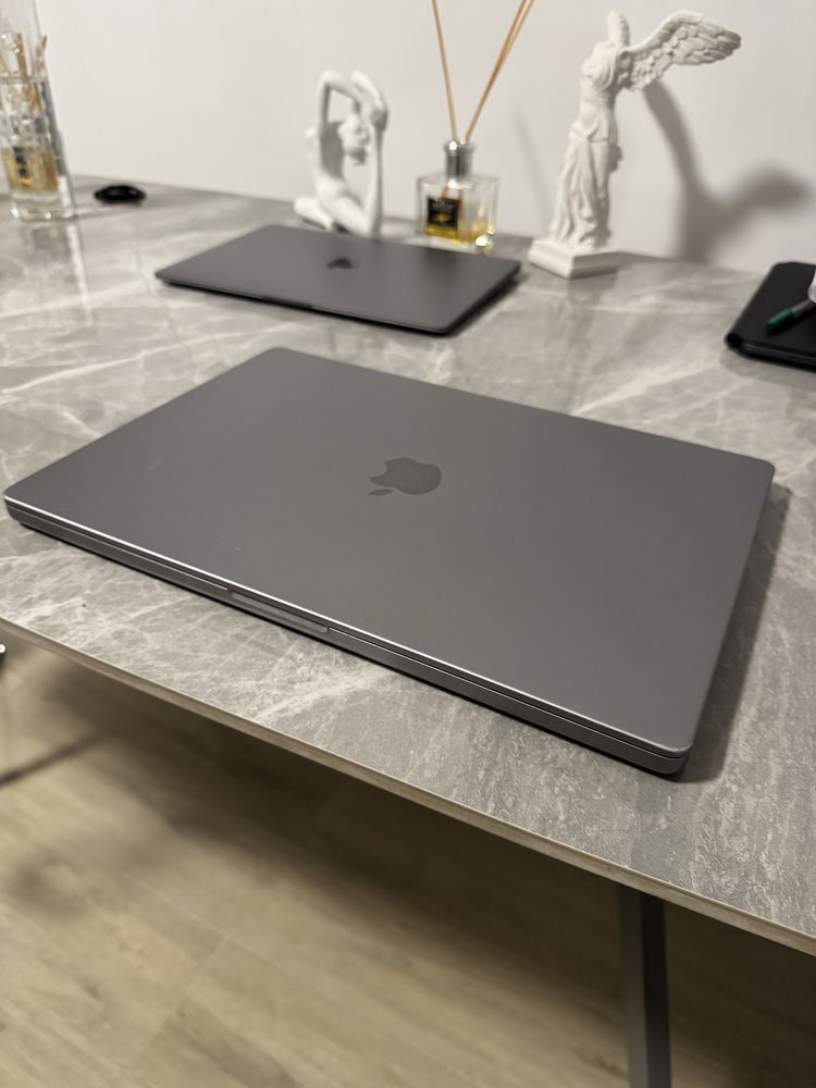 Macbook M1 Pro 16”, 512GB, 16GB RAM