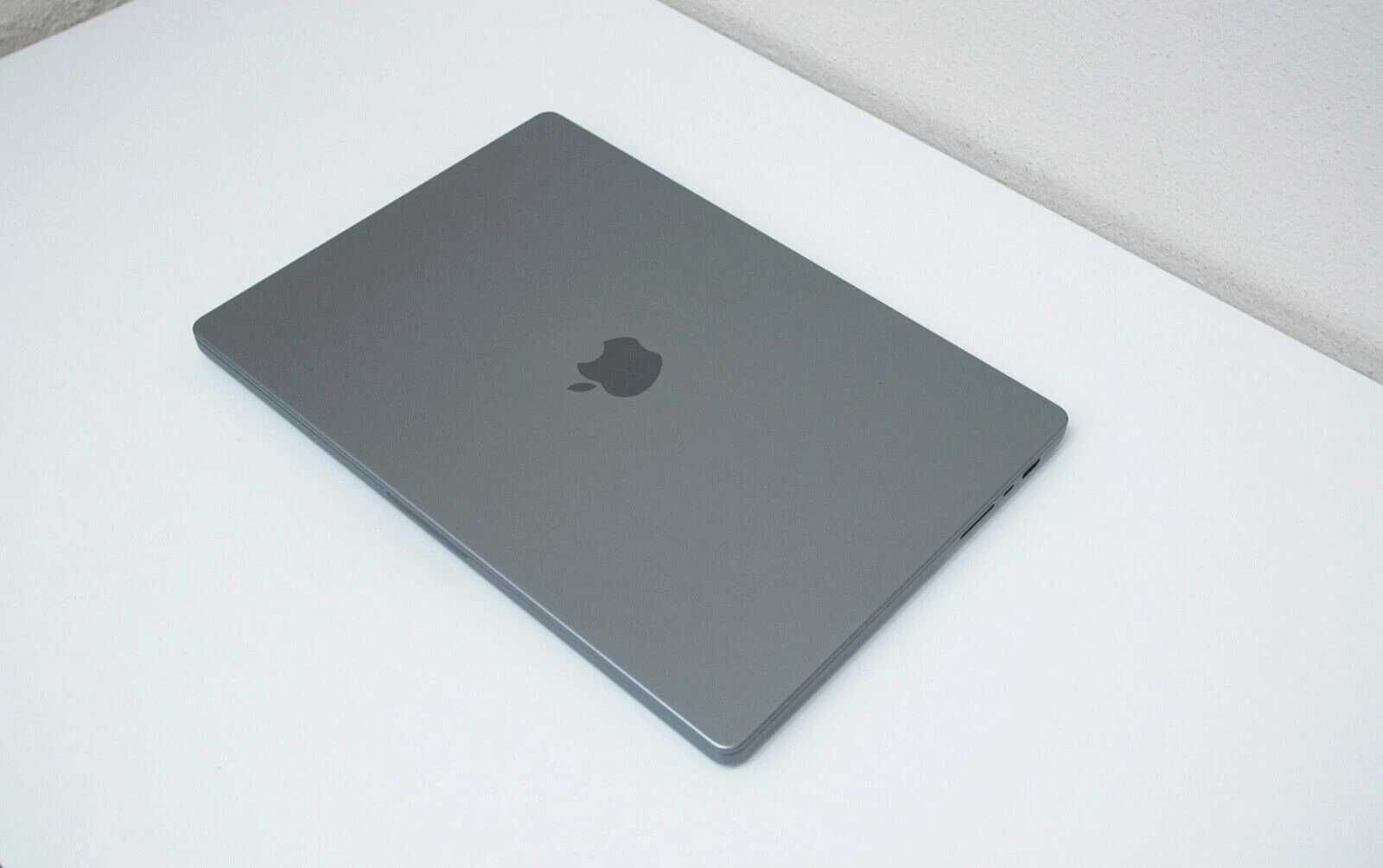 Macbook Pro 14" M1 Max 32-GPU Core / 32Gb Ram / 2TB SSD