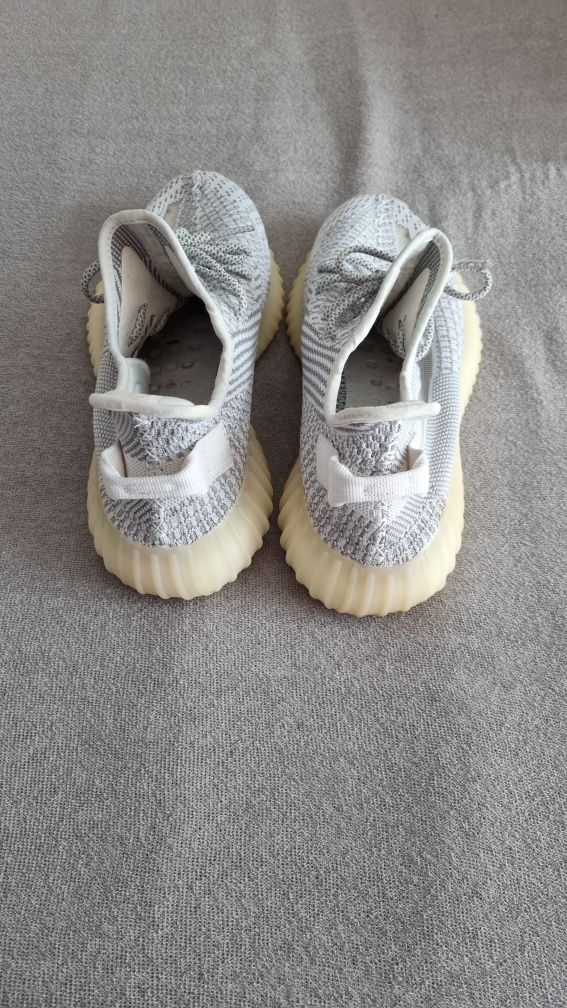 Vand Adidas Yeezy Boost 350