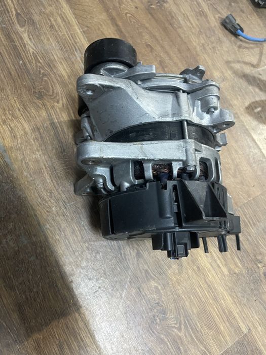 Alternator 1.3 TCE Nissan Qashqai j12 Renault 2020-2025 cod 274057A