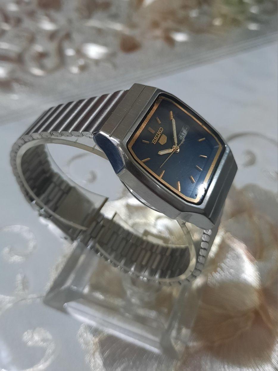 Продам часы SEIKO-5