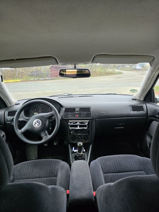 Vând Volkswagen Bora