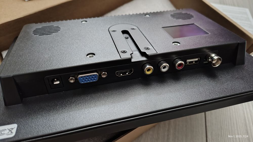 Mini tv color , toate accesoriile