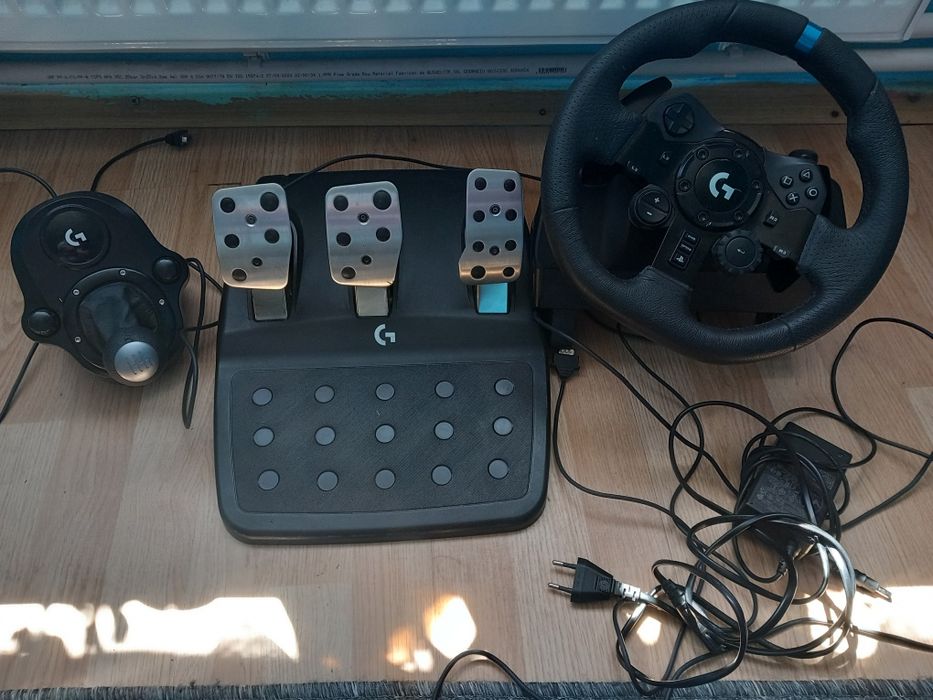 Volan Logitech g 923 încă disponibil