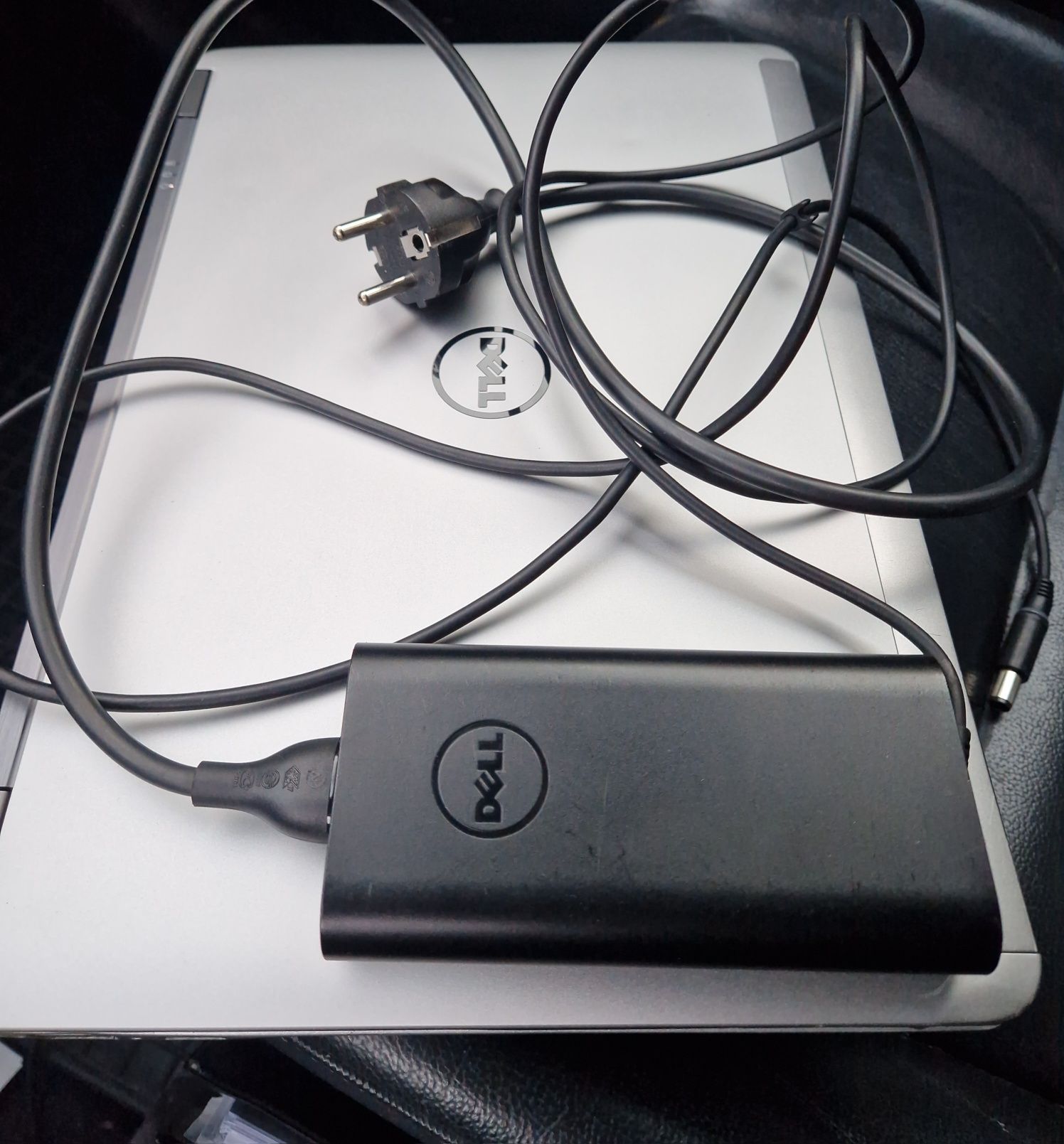 Лаптоп Dell Latitude E6440 Перфектен!