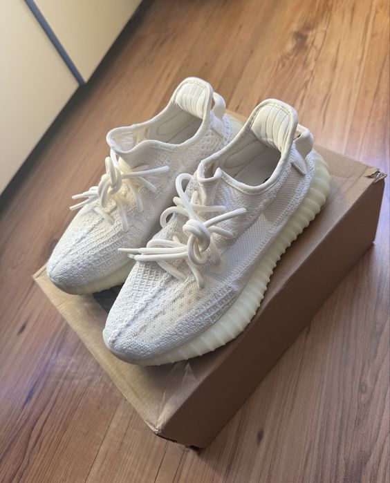 Yeezy Boost 350 V2 Bone