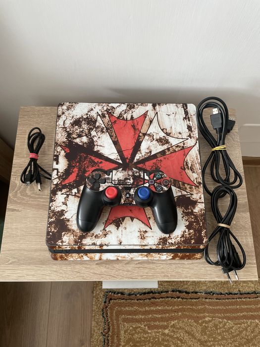 Play Station 4 slim
