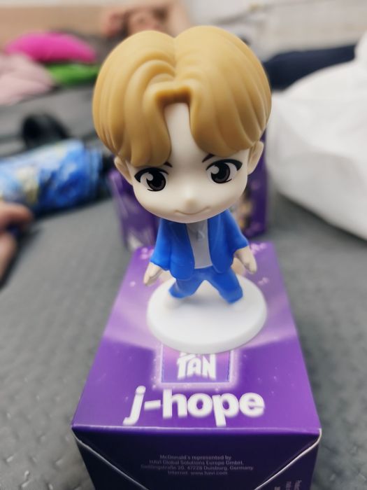 BTS играчка от Макдоналдс J-hope
