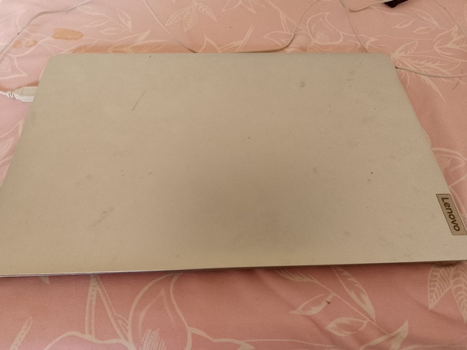Lenovo ideapad 1i (15'',7)