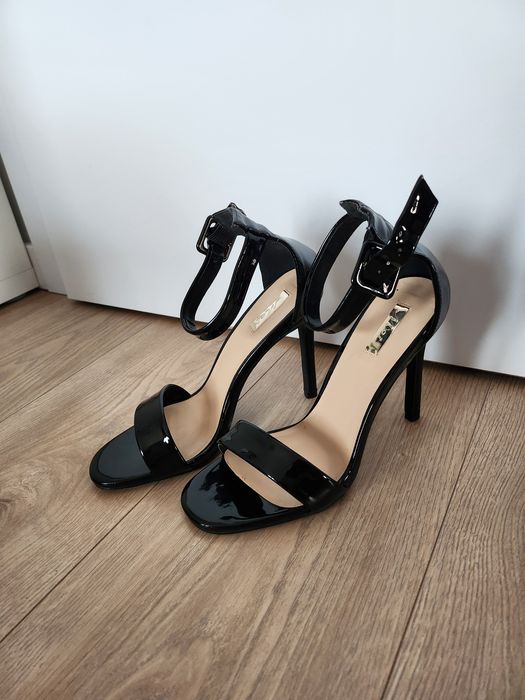 Sandale negre ,Nr 38