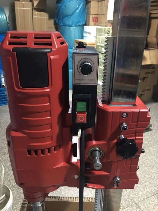 Буровая дрель стойка