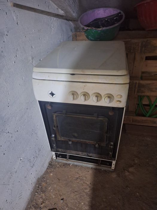 Газ плита б/у в хорошем состоянии