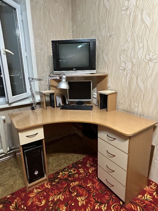 Стол письменный угловой