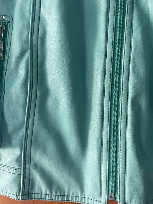 Geaca turcoaz , de primavara