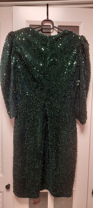 Рокля  с  пайети