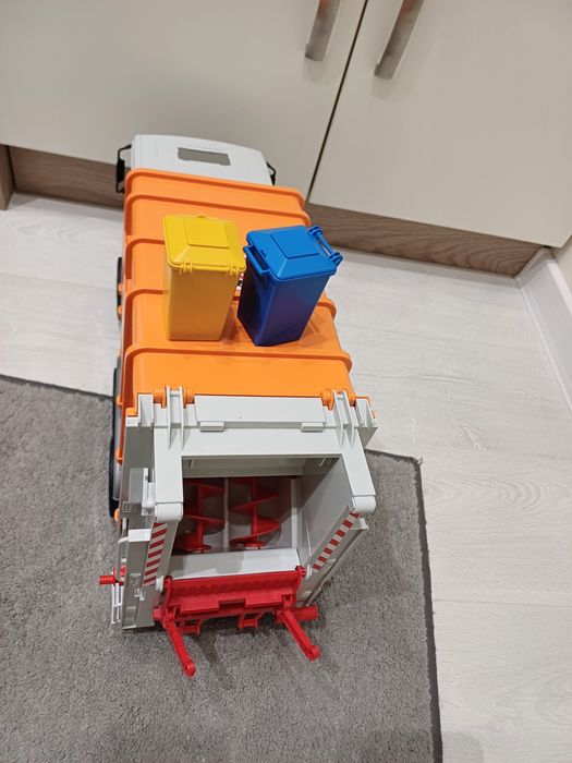 Играчка голям камион за боклук Bruder с две кофи