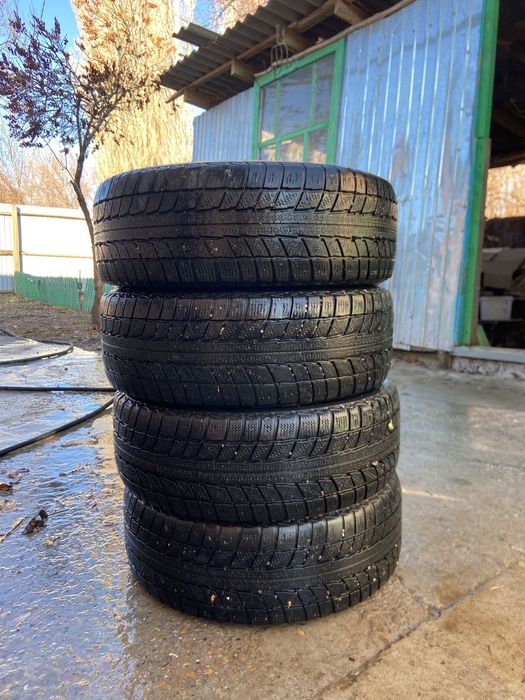 Шины зимние 4 шт, б/у