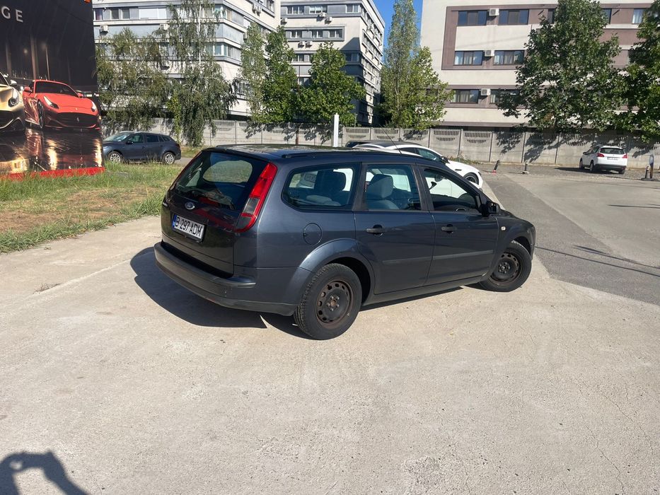 Salut, vand ford focus an 2006 1.6 benzina