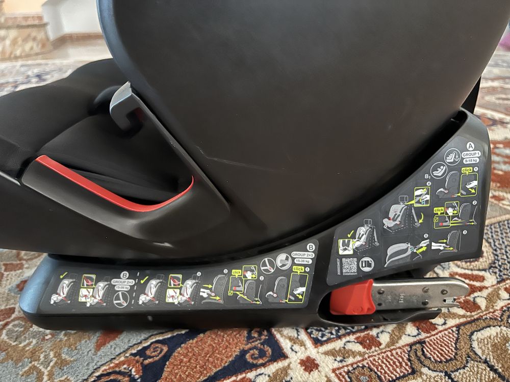 Scaun auto Britax Romer Advansafix IV R 9 luni-12 ani