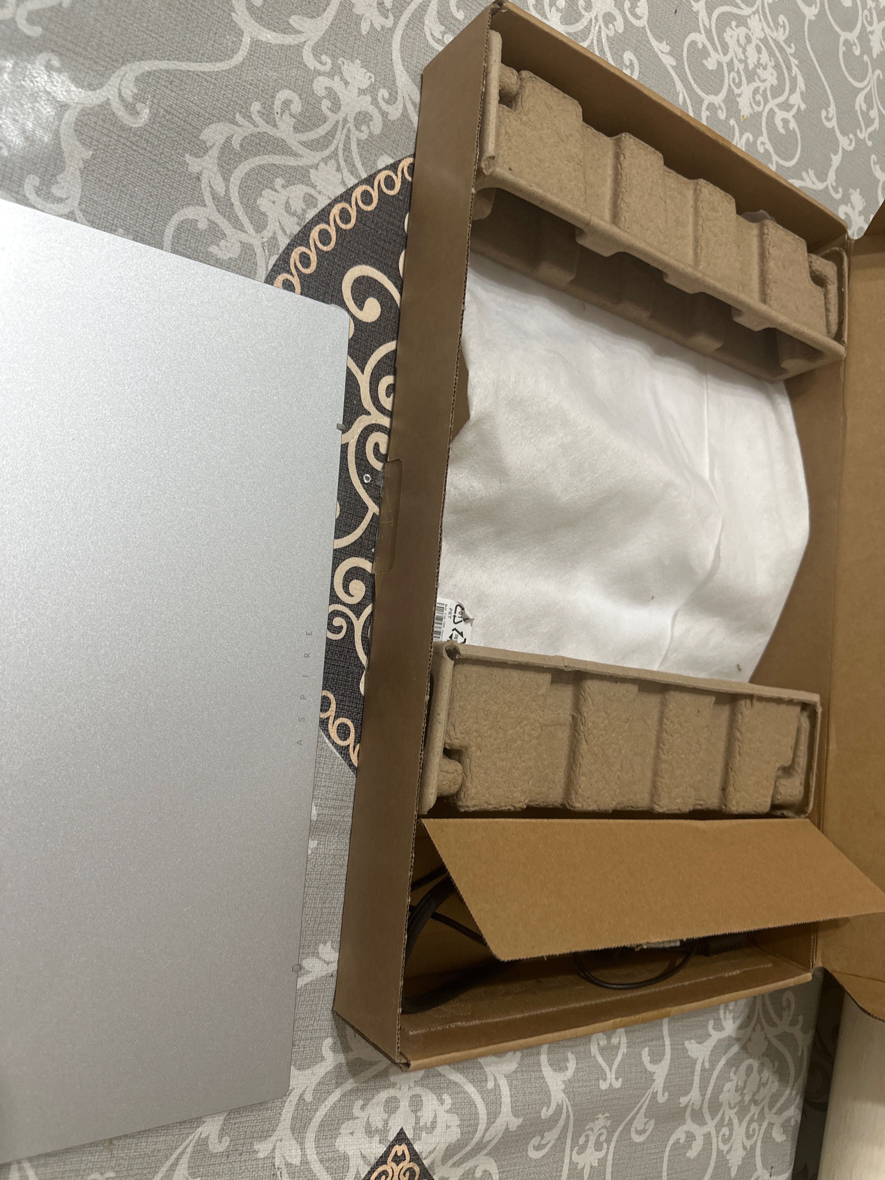 Acer Aspire 3 новый почти