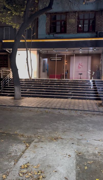 Продается, 1 линия  Чиланзар 20 , коммерческое помещение,