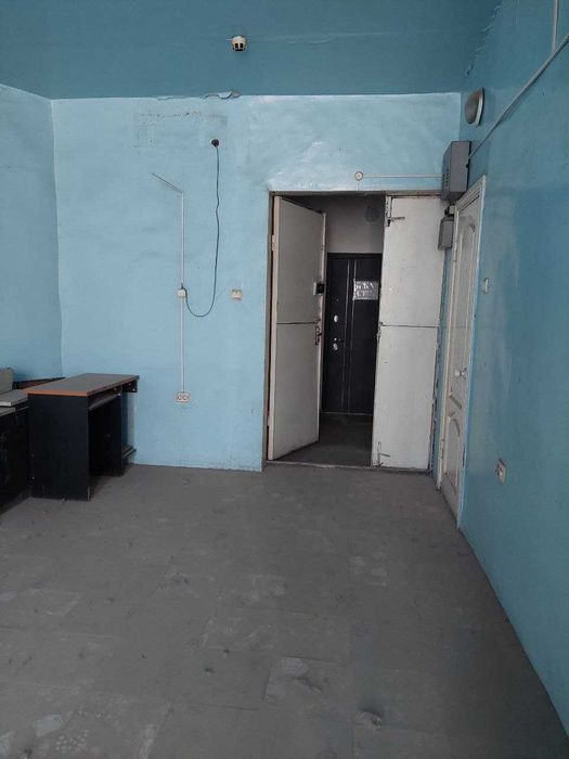 Продаётся помещение.Сергкли дехкан базар.Магазин.На 2ом этаже.Кадастр