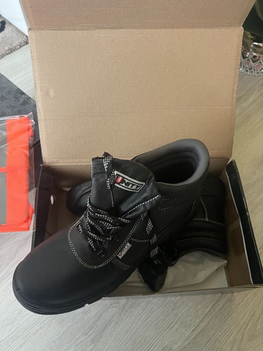 Работни обувки Нови !!