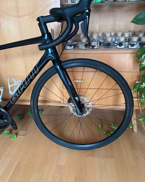 Bicicleta Cursiera 2023 Giant TCR Advanced Disc 1 Shimano 105 Di2 2x12