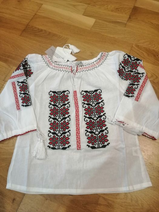 Ie motive tradiționale fetite de la 1 la 16 ani