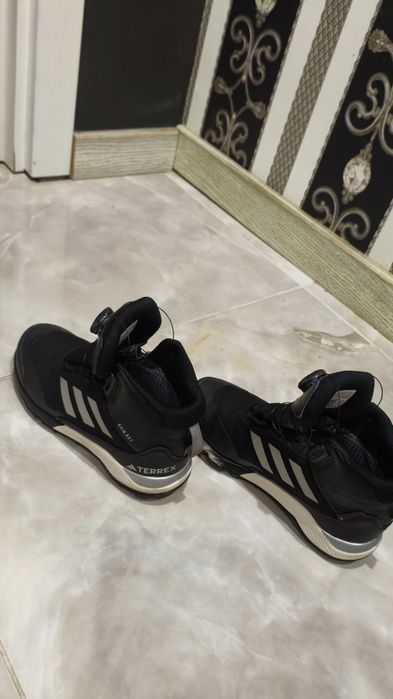Обувки Terrex в идеално състояние договорна цена 34 номер