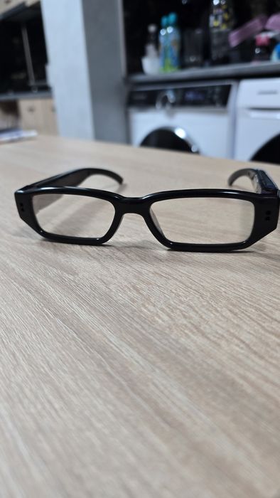 Ochelari cu cameră ascunsa