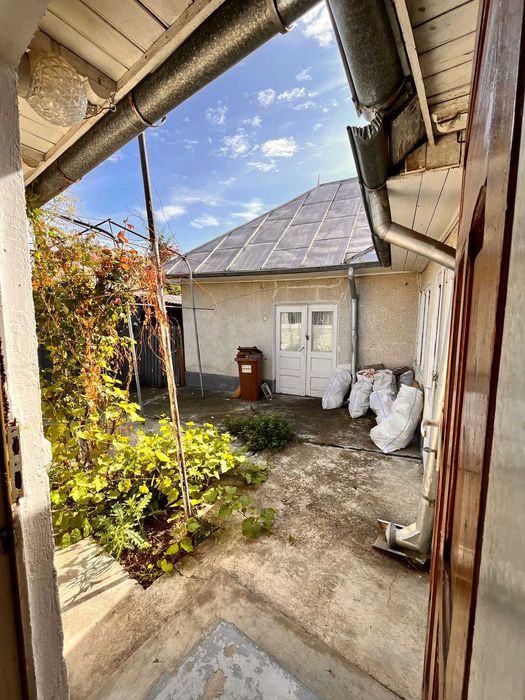Casa în INIMA Târgului Neamț racordata la toate utilitatile