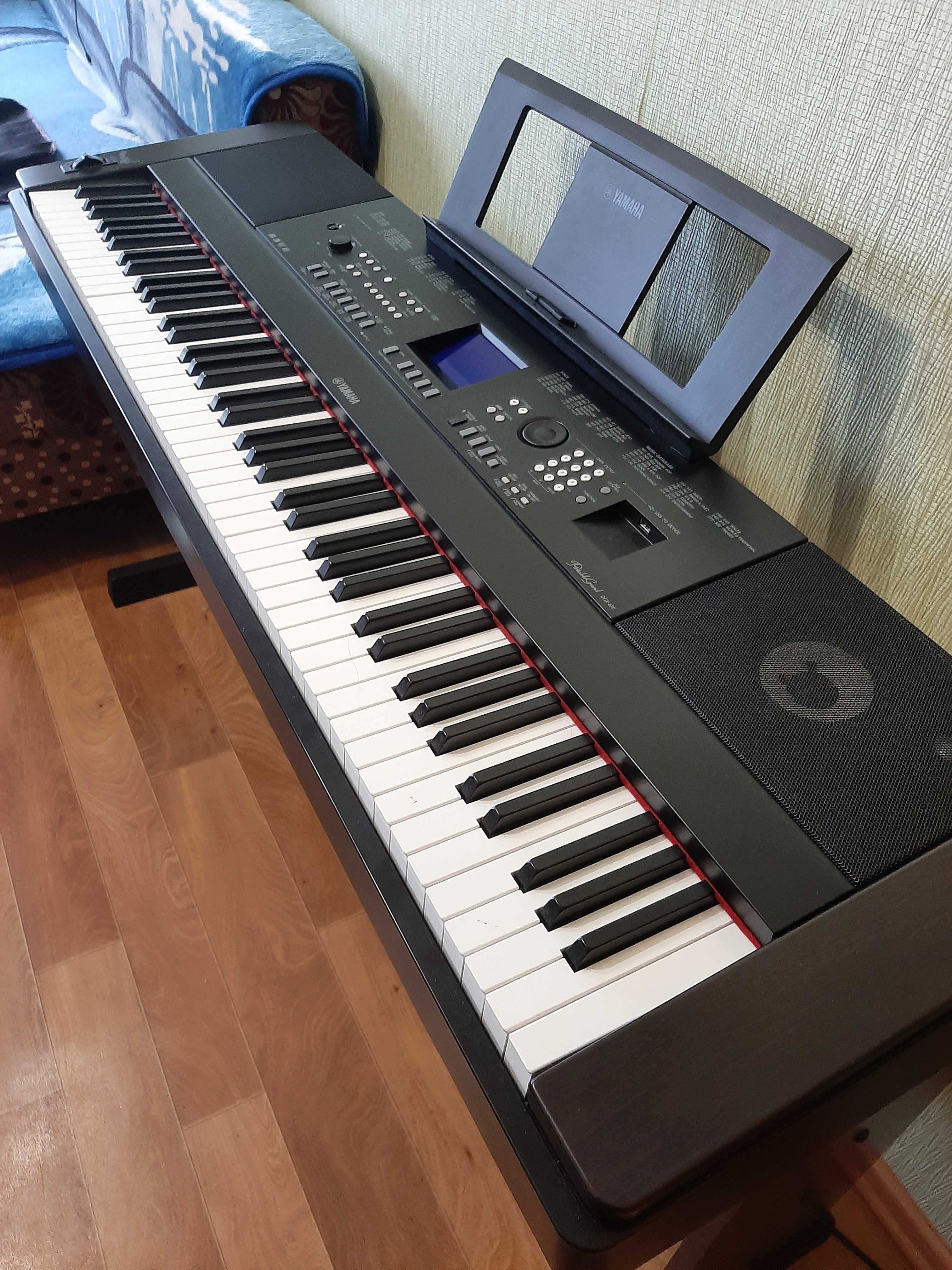 Yamaha DGX - 650